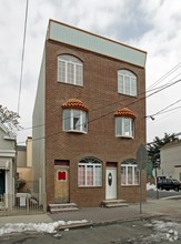 66 Hutton St in Jersey City, NJ - Building Photo - Building Photo