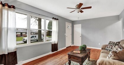 561 S Findlay St in East York, PA - Building Photo - Building Photo