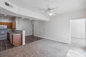 St. Augustine Estate Apartments in Dallas, TX - Building Photo - Building Photo