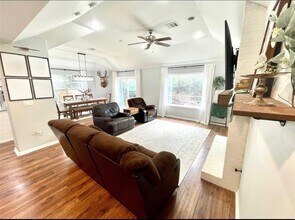 1811 Tickner St in Conroe, TX - Building Photo - Building Photo