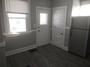 201-203 E Locust St in Davenport, IA - Building Photo - Building Photo