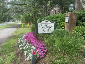 800 Mallery St in St. Simons Island, GA - Building Photo