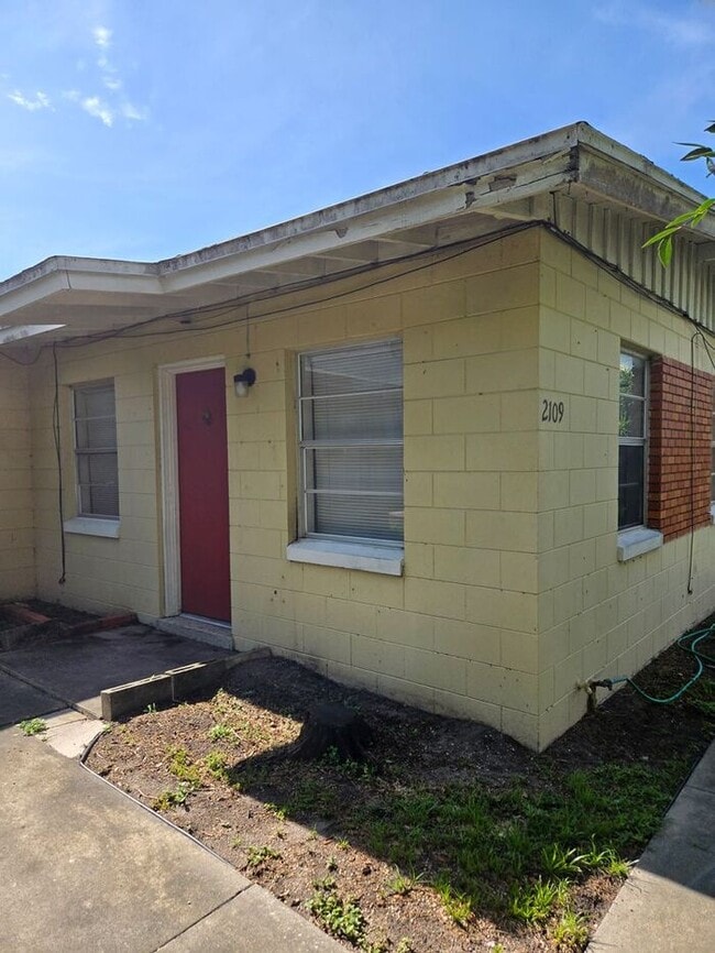 2109 S Mills Ave in Orlando, FL - Building Photo - Building Photo