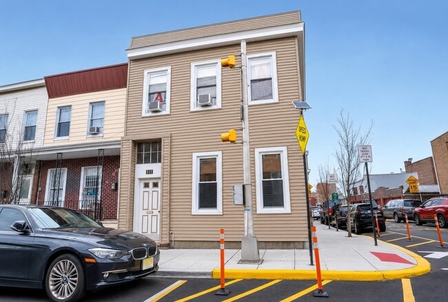 property at 814 28th St