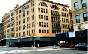 Bazzini Bldg in New York, NY - Foto de edificio - Building Photo