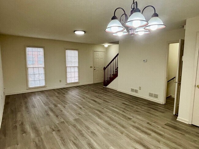 5296 Weyden Trail in Norcross, GA - Foto de edificio - Building Photo