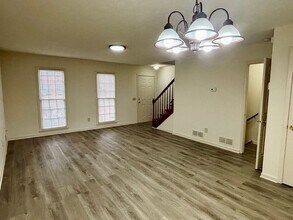 5296 Weyden Trail in Norcross, GA - Foto de edificio - Building Photo