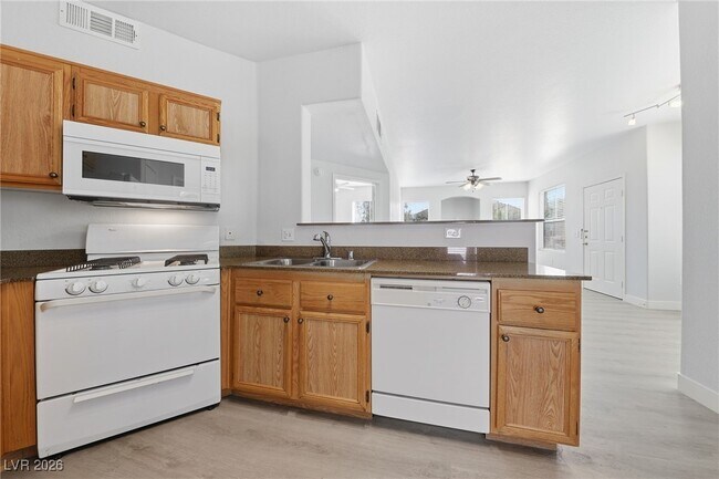 10001 Peace Way in Las Vegas, NV - Foto de edificio - Building Photo