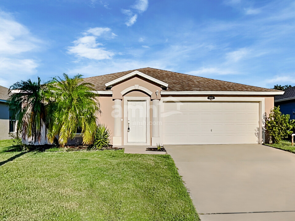 1315 Tarton Way in Cocoa, FL - Foto de edificio