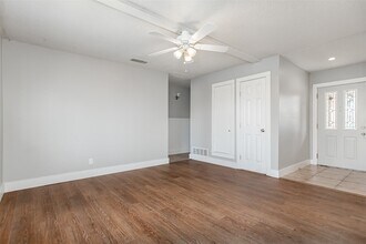 2121 Travis Dr in Carrollton, TX - Building Photo - Building Photo