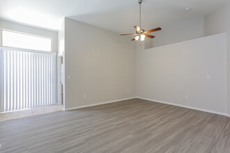 4707 Roby Grey Way in North Las Vegas, NV - Building Photo - Building Photo