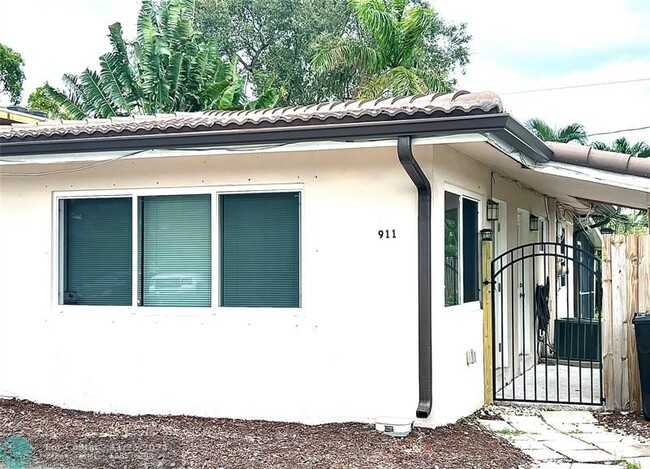 911 NE 17th Ct in Fort Lauderdale, FL - Building Photo - Building Photo