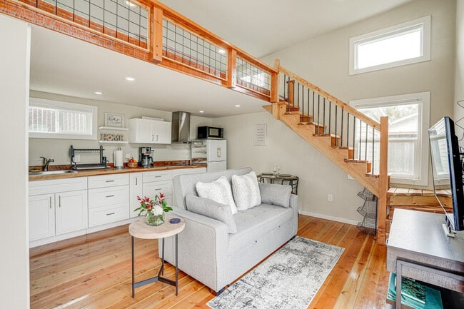 property at 1142 Temple Dr