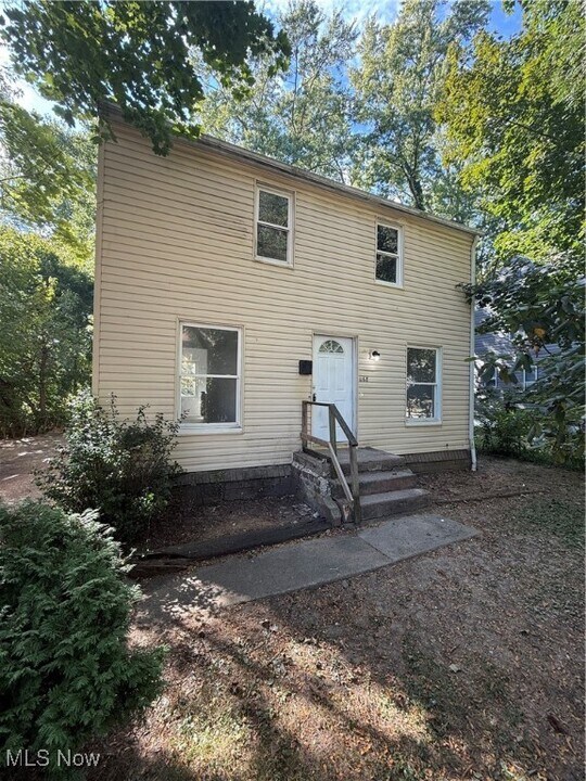 1168 Orlando Ave in Akron, OH - Building Photo