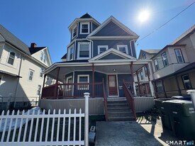 107 Fremont St in Bridgeport, CT - Building Photo