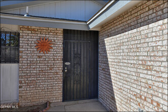 11009 Rockdale St in El Paso, TX - Building Photo - Building Photo