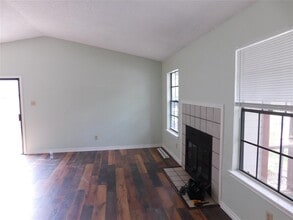 8743 Birmingham Dr in Austin, TX - Building Photo - Building Photo