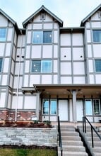 16065 NW Frog Ln in Portland, OR - Foto de edificio - Building Photo