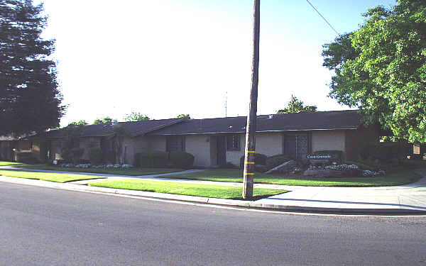 1533 E Austin Way in Fresno, CA - Building Photo - Building Photo