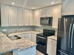 45275 Sunset Ln, Unit B8 #2 in Palm Desert, CA - Building Photo - Building Photo