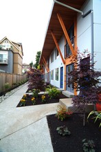 Bleu Apartments in Seattle, WA - Building Photo - Building Photo