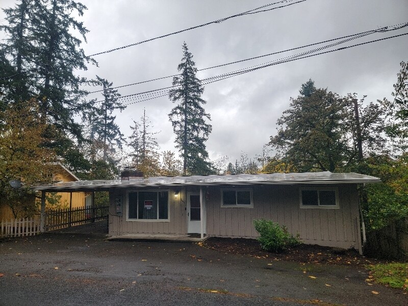 1953 Riverview St in Eugene, OR - Foto de edificio