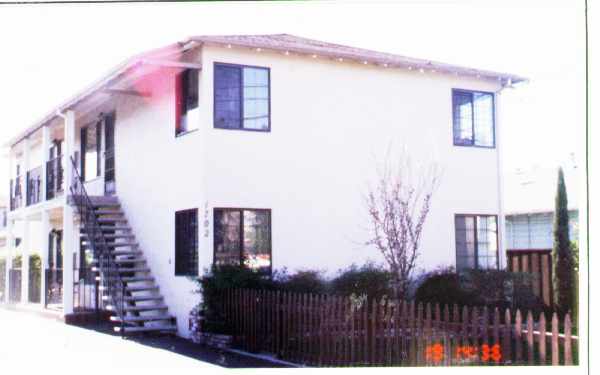 1702-1710 Kentfield Ave in Redwood City, CA - Building Photo - Building Photo