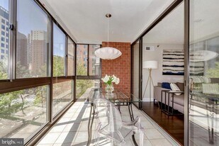 1001 N Randolph St in Arlington, VA - Building Photo