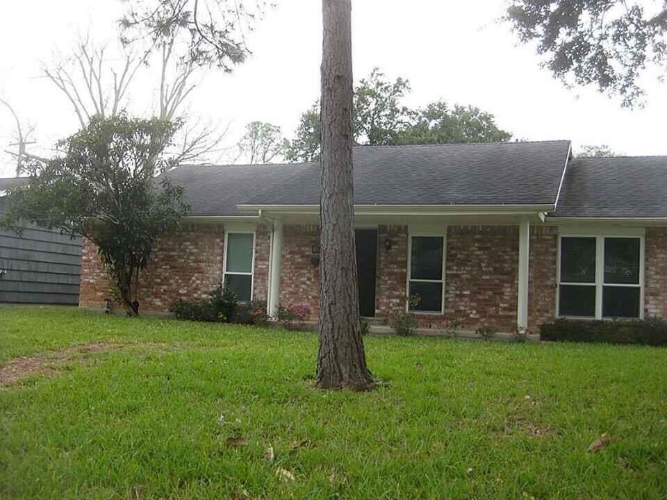 1907 Sedgie Dr in Houston, TX - Building Photo