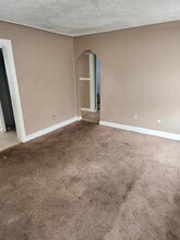 20529 Irvington St in Highland Park, MI - Building Photo - Building Photo