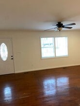 1308 Woodfall Dr in Birmingham, AL - Foto de edificio - Building Photo