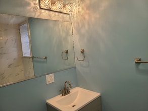 2913 N Elston Ave in Chicago, IL - Building Photo - Building Photo