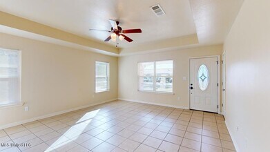 394 Rosalie Maria Dr in Biloxi, MS - Foto de edificio - Building Photo