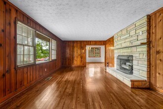 1930 Hollywood Rd NW in Atlanta, GA - Building Photo - Building Photo