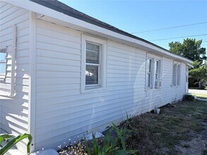 2320 Crest Dr in Haines City, FL - Building Photo - Building Photo
