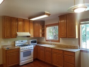 12045 Glenora Way in Sunol, CA - Building Photo - Building Photo