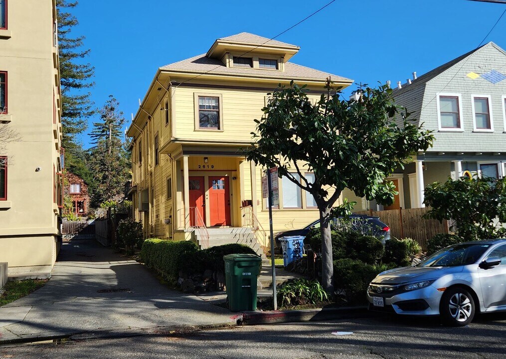 2619 College Ave in Berkeley, CA - Building Photo