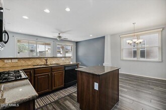 2233 E Pecan Rd in Phoenix, AZ - Building Photo - Building Photo