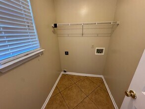 5616 Autumn Valley Dr in Memphis, TN - Building Photo - Building Photo