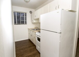 1738 Clifton Ave-Unit -Apt. 2 in Columbus, OH - Building Photo - Building Photo