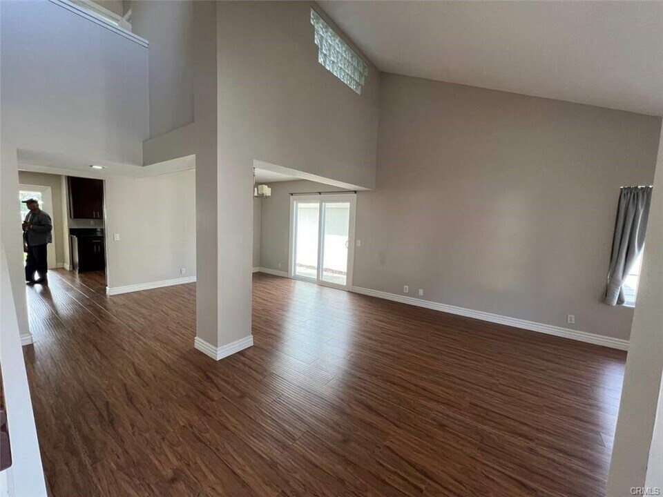 21301 Bristlecone in Mission Viejo, CA - Building Photo