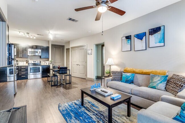 15750 Spectrum Dr in Addison, TX - Building Photo - Building Photo