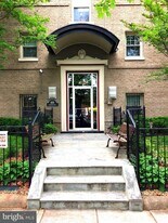 410 15th St NE, Unit 24 in Washington, DC - Building Photo