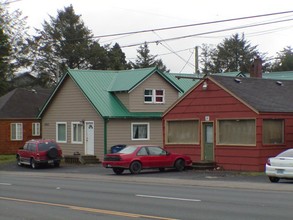 4319 SW Highway 101 in Lincoln City, OR - Building Photo - Building Photo