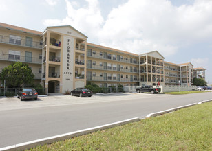 Floranada Apartments in Oakland Park, FL - Foto de edificio - Building Photo