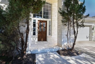 7302 W Magic Mountain Ln in Round Rock, TX - Building Photo - Building Photo