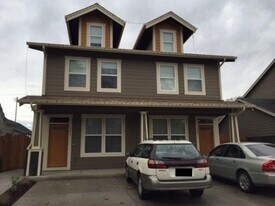 325 NW 21st St in Corvallis, OR - Building Photo