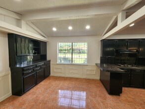 3834 Kiest Valley Pkwy in Dallas, TX - Building Photo - Building Photo