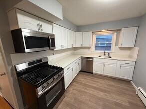 407 W Stimpson Ave in Linden, NJ - Building Photo - Building Photo