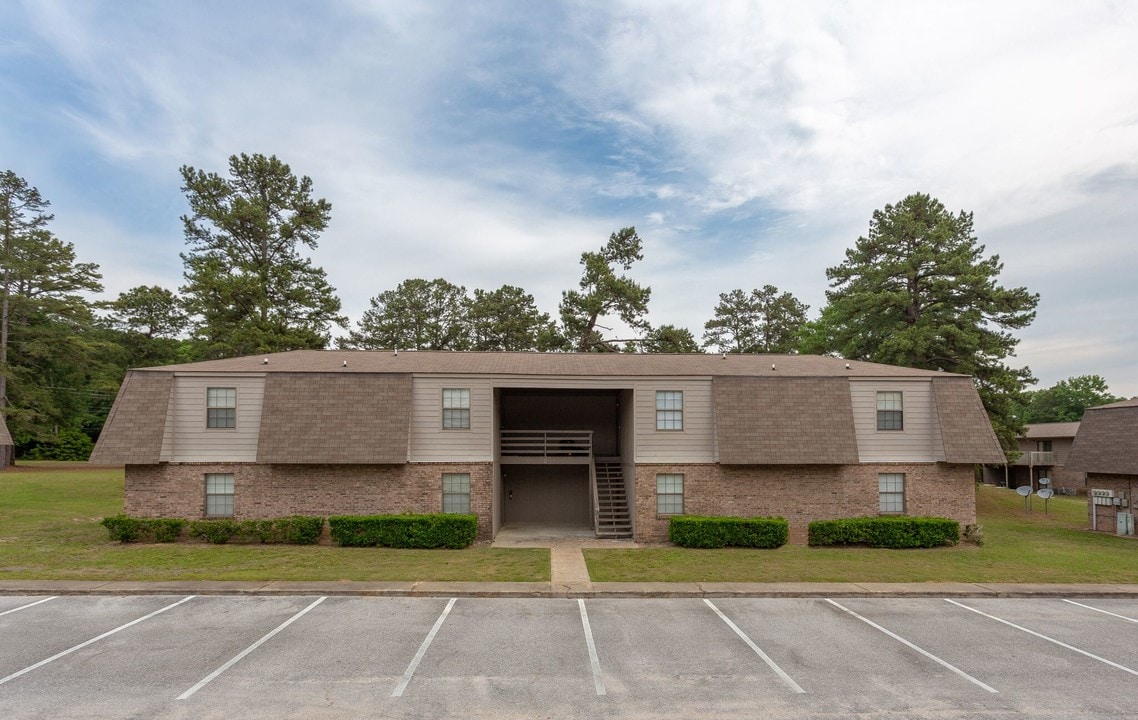 East Gate Landing Apartments in Ozark, AL - Building Photo